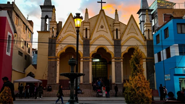 Iglesia San Juan Bautista de Puno exterior - copia