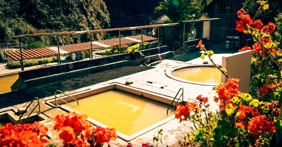 aguas termomedicinales de lares en cusco