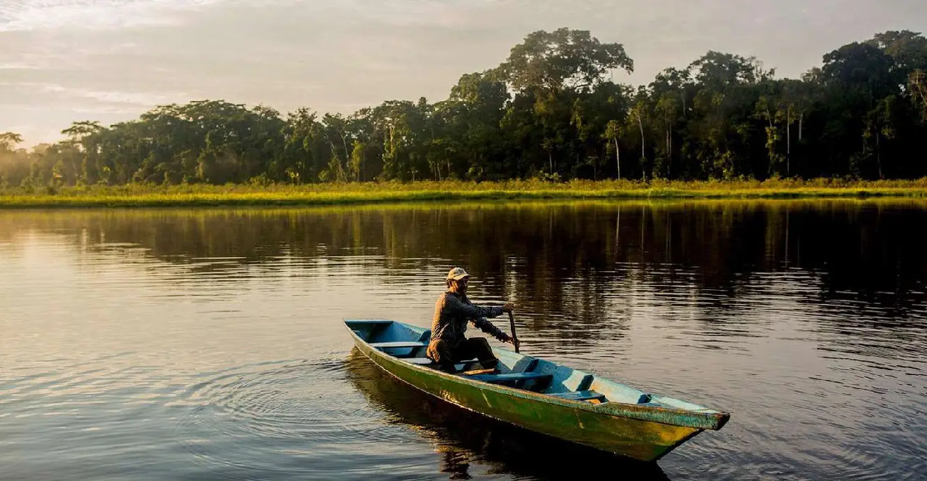 atardecer-en-el-lago-sandoval-puerto-maldonado