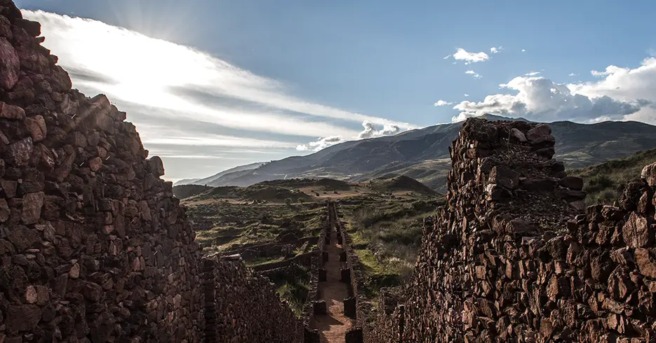 Descubre Cusco en 7 Días: La Mejor Ruta con Picnic en la Tierra de los Incas 6 Centro arqueológico pre inca de pikillacta, en el circuito de valle sur en cusco