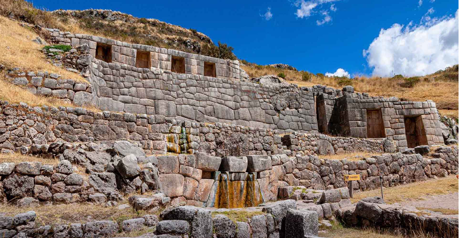 centro-arqueológico-de-tambomachay-en-cusco
