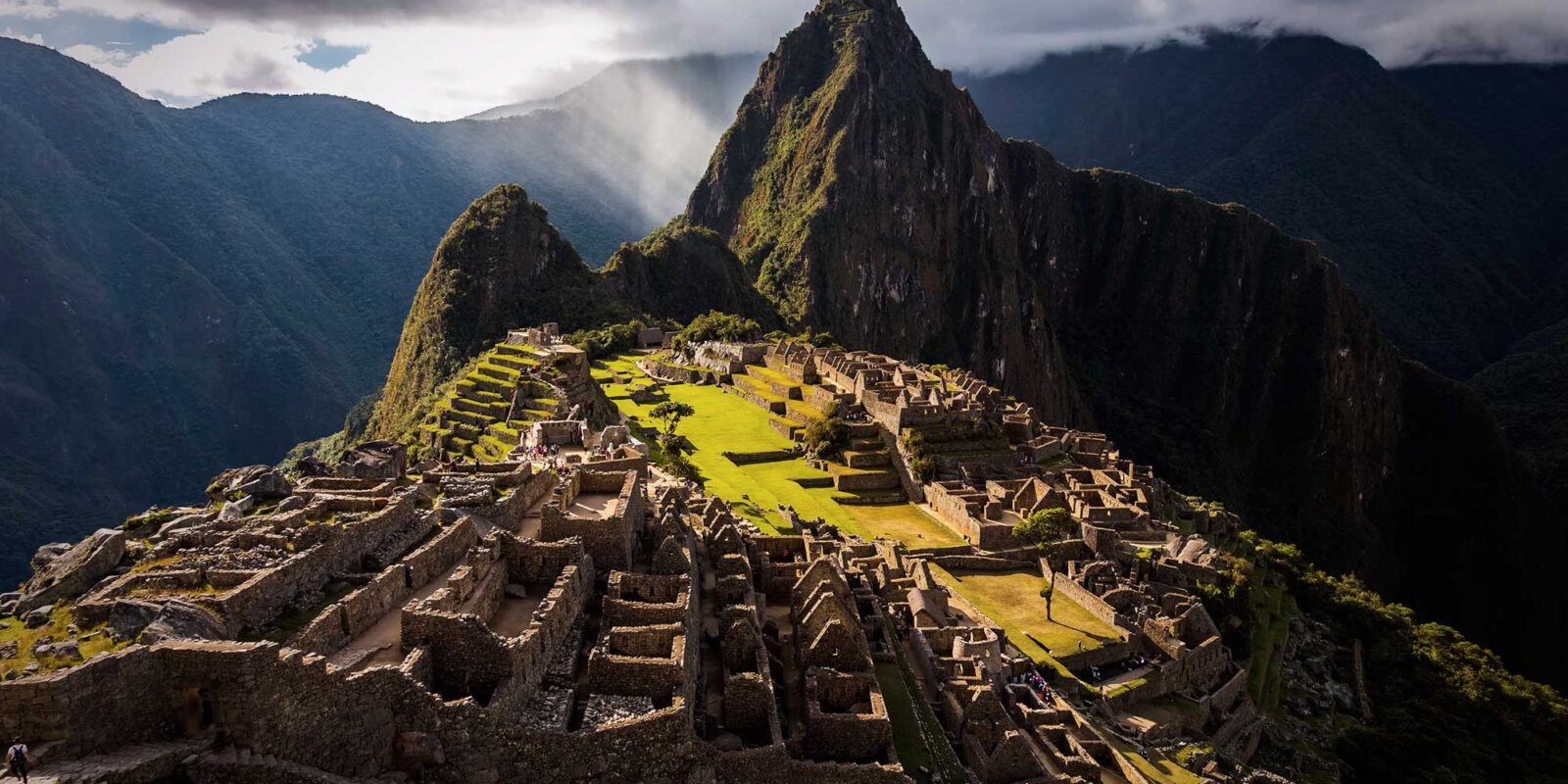 Circuito 2 Machu Picchu: La ruta clásica paso a paso 6 circuito 2 machu picchu, vista de la ciudadela inca y las construcciones