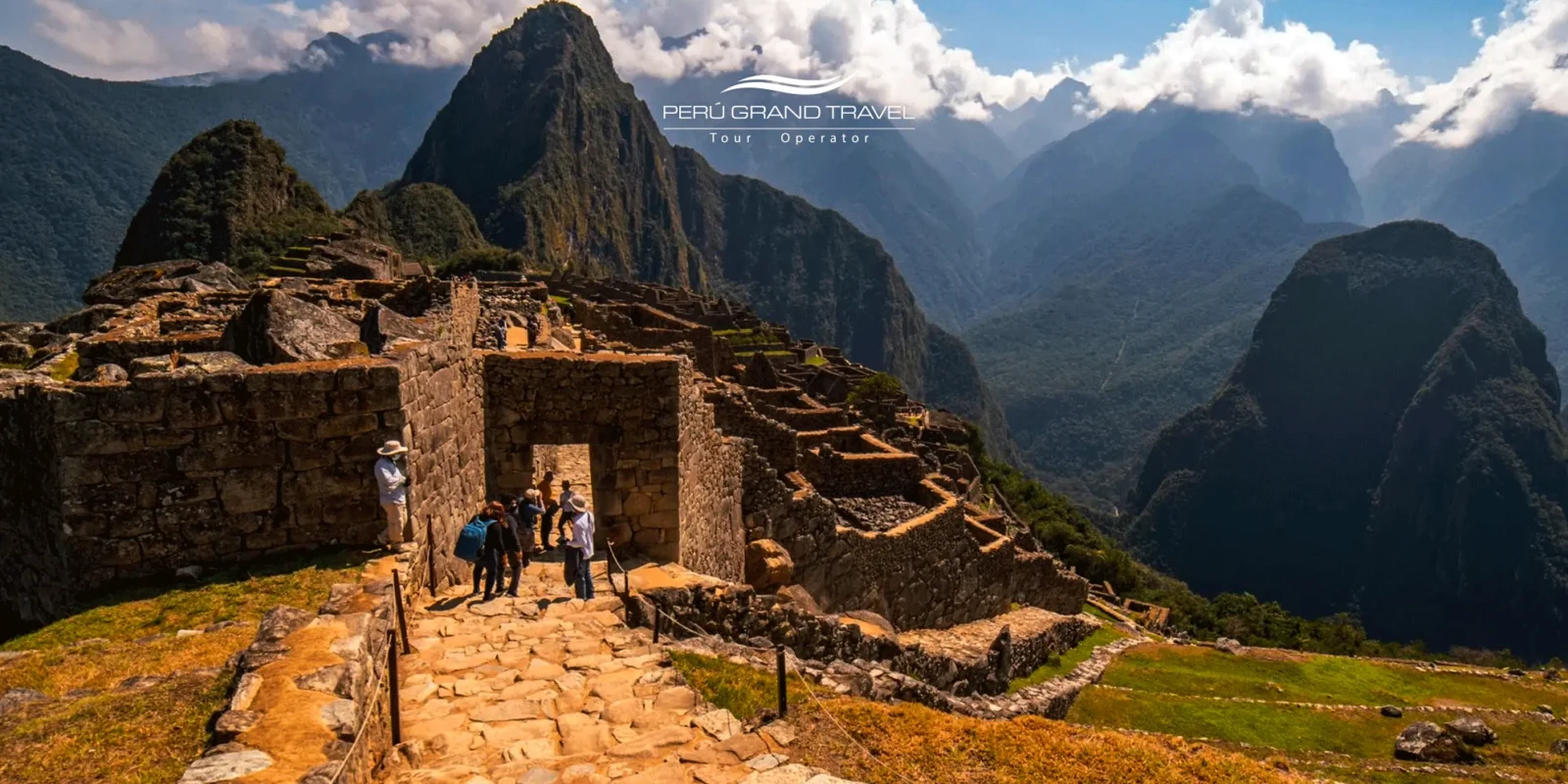 Boletos Turísticos de Perú, paisaje andino, entradas a amachupicchu