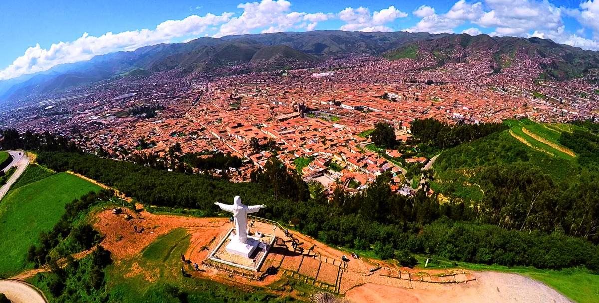 estatua-de-cristo-blanco-en-cusco