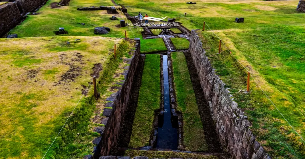 ingeniería hidráulica inca en el sitio arqueológico de Tipón.