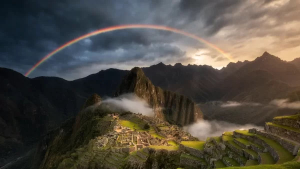 machu picchu con arcoiris