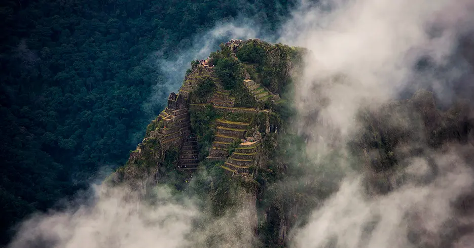 vista de la montaña huayna picchu en machu picchu, la mejor montaña para visitar y tener la mejor vista