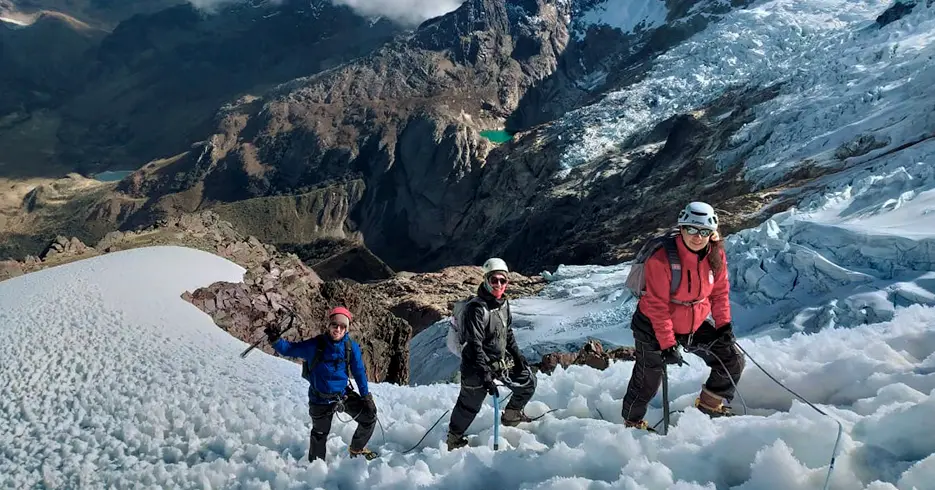 ascenso al nevado mateo en huaraz peru