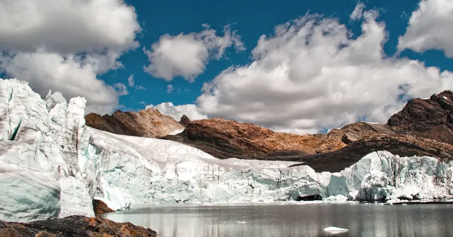Huaraz Perú Tours para Todos los Gustos: Senderismo, Cultura y Paisajes de Ensueño 2 Nevado pastoruri en Huaraz Peru tours