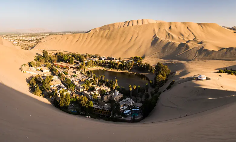 Qué hacer en Huacachina: Aventuras y relax en el oasis peruano 2 Oasis de Huacachina