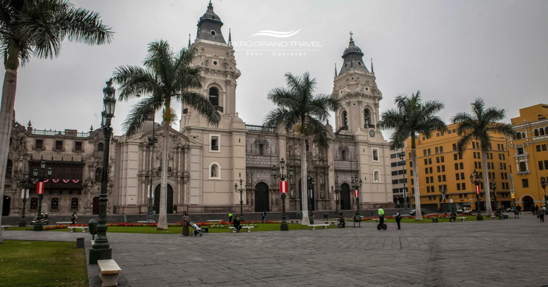 12 Boletos Turísticos de Perú: La Guía Definitiva 2026 para Entradas Oficiales y Experiencias de Élite 4 plaza-mayor-de-lima_-catedral-de-lima_-iglesias-de-lima_-arquitectura-religiosa-de-lima