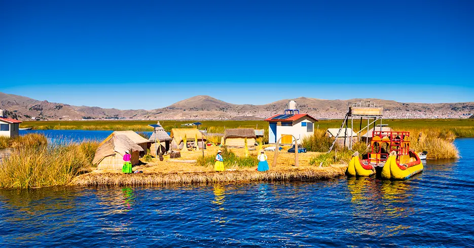 Tren Andean Explorer: conoce Cusco, Puno y Arequipa 2 puno y las islas en la parada del tren andean explorer