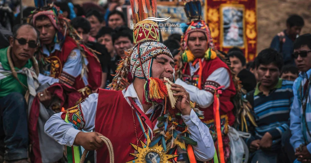 qoyllurit'i, dançarina andina, festivais no Peru, festividades no Peru, festival religioso, homenagem ancestral
