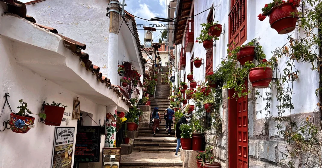 20 mejores tours de medio día desde Cusco: Descubre la magia en unas pocas horas 9 ruta instagrameable en Cusco, Calle 7 borreguitos en Cusco