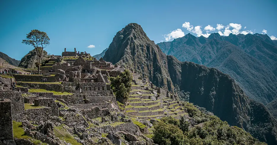 Tour cusco y Machu Picchu 3 días, Machu Picchu sin personas y rodeado de montañas