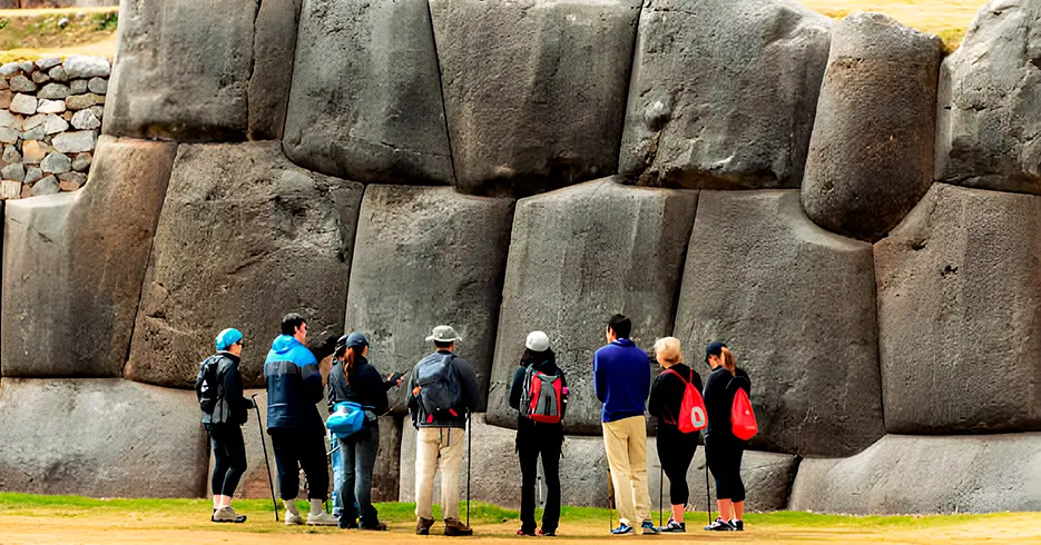 Tours de un día en Cusco para vivir historia y naturaleza 10 sacsayhuaman en el city tour en cusco