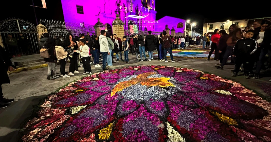 tradicion de alfombras de flores en Ayacucho, semana santa en el peru