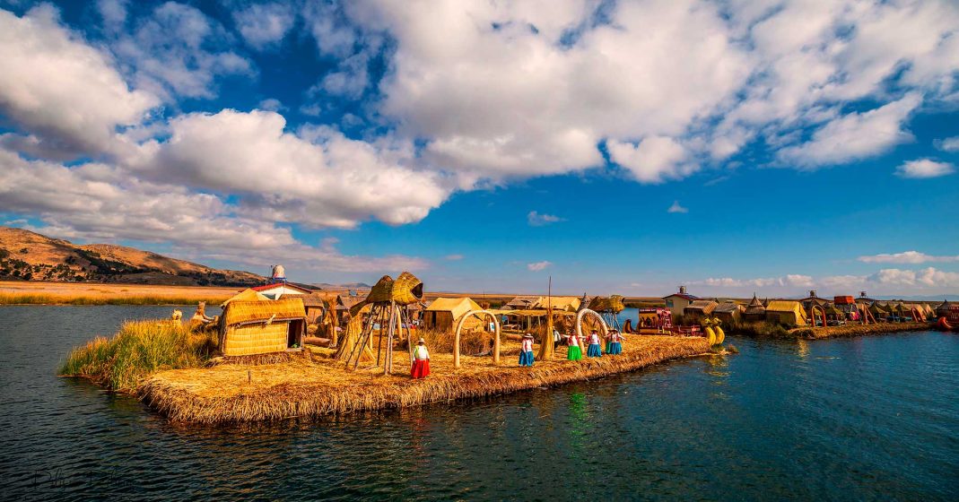 turismo en peru - isla de los uros de puno