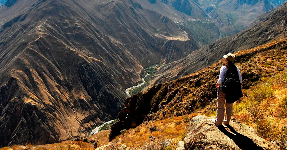 vista del cañon del colca, trekking de dos dias