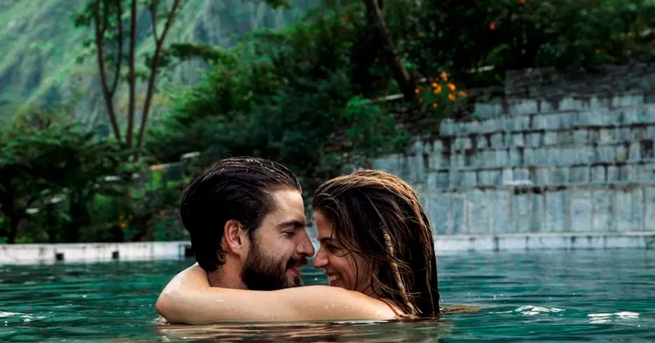 vive las mejores experencias en las aguas termales de peru