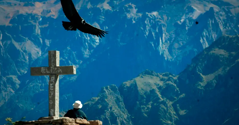 mirador de cruz del condor en el cañon del colca