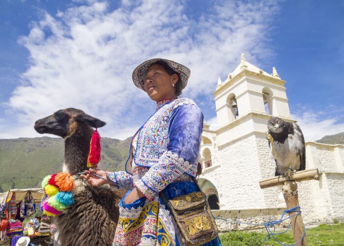 Una persona típica con su llama de Arequipa