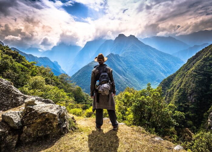 Foto del camino inca con una persona