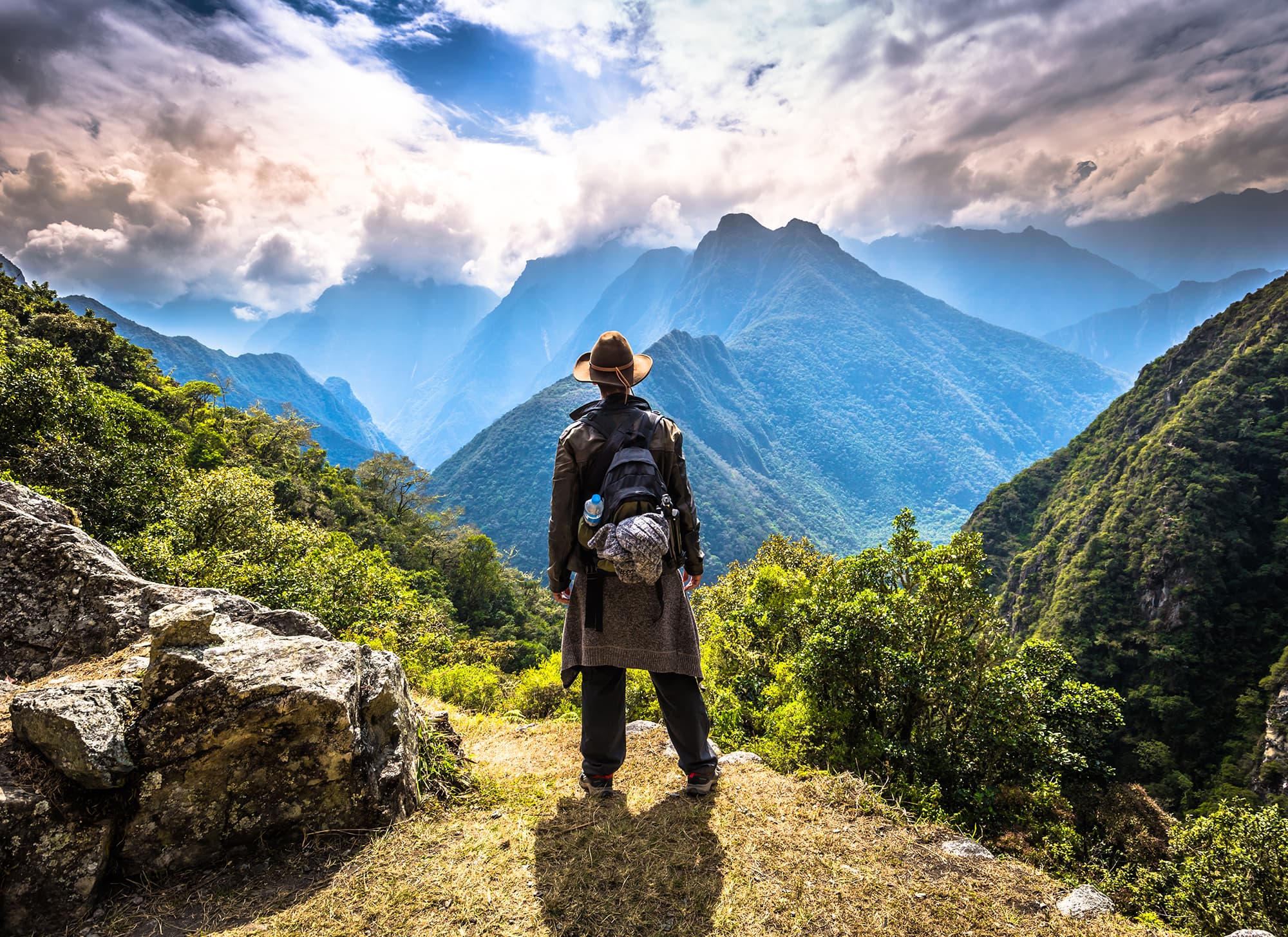 Foto del camino inca con una persona