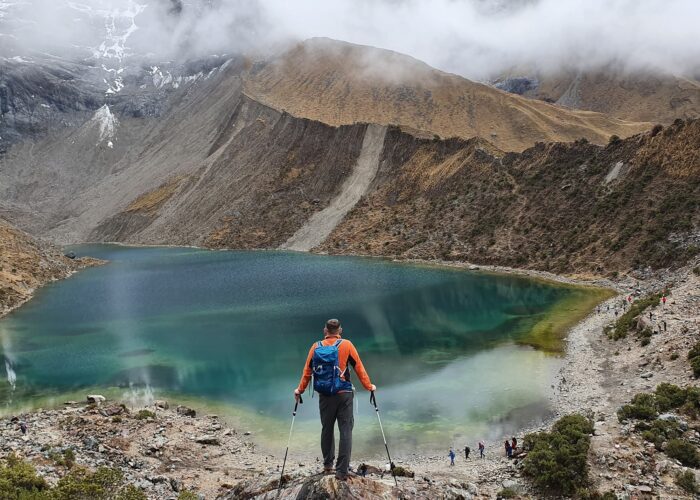 Laguna Humantay con una persona