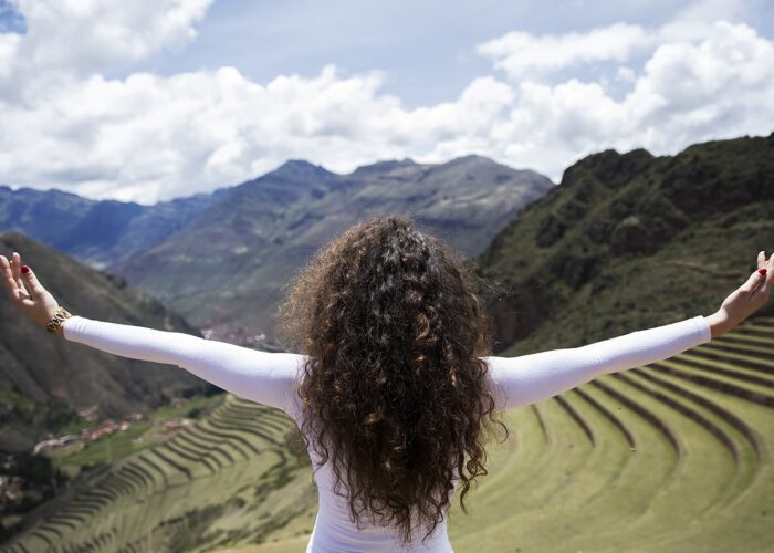 Una chica en valle sagrado