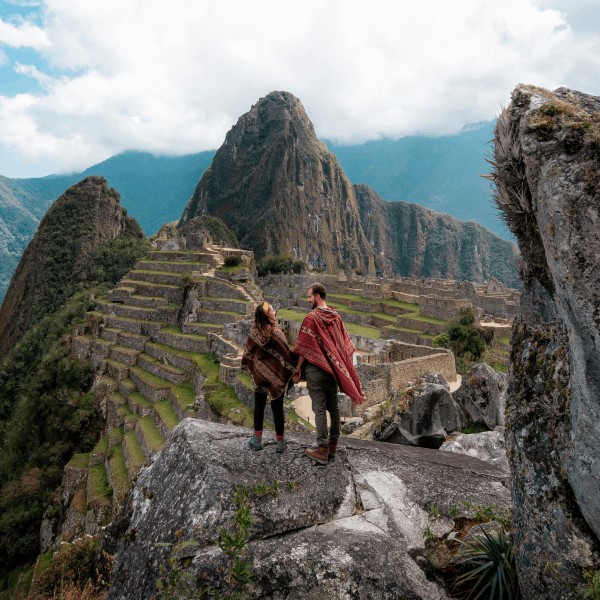 Una pareja en Machu Picchu Peru